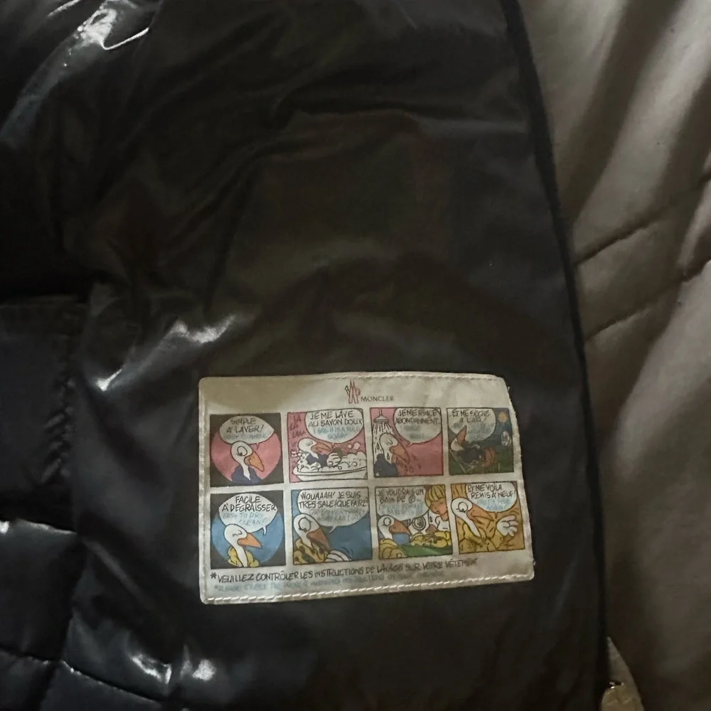 Moncler Shiny Dark Gray Puffer Jacket size 3 but fit like a 2T - Picture 4 of 6